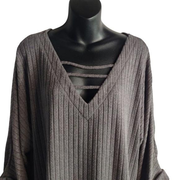 Buckle Black Women Oversize Dark Grey Vneck Sweater Shortsleeve Stretch Sz L NWT - Picture 3 of 11
